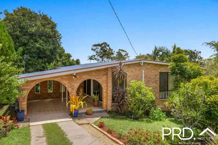 Solid Brick Home with 3 Bedrooms and 2 Carports in Lismore Heights