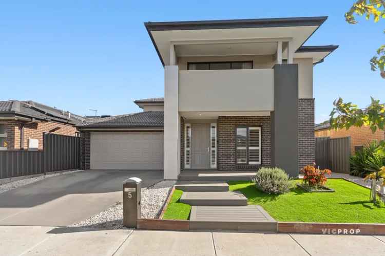 Modern 4 Bedroom 3 Bathroom House 256m2 University Hill