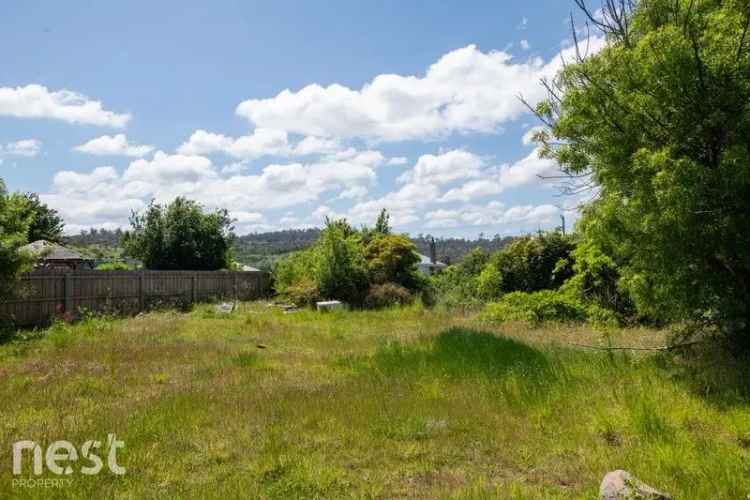 Develop Land for Sale in Mayfield with Mountain Views and Dwelling Potential