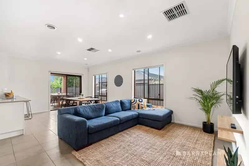 Stunning Presentation - Prime Location