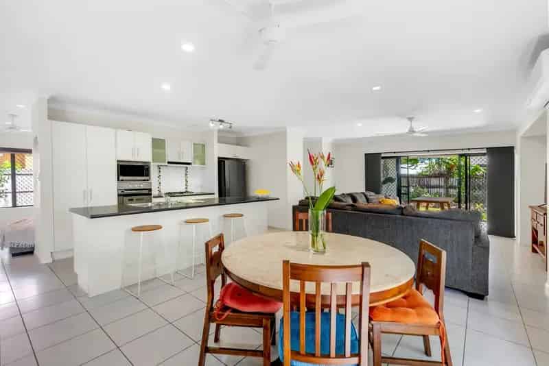 UNFURNISHED FAMILY HOME IN THE HEART OF TRINITY PARK