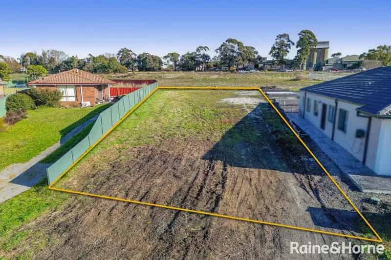 Buy Land in Kyneton with Modern Amenities and Nature Access