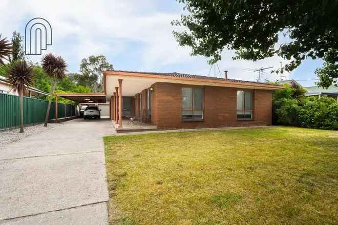 Four Bedroom Home with Modern Kitchen and Spacious Living Area