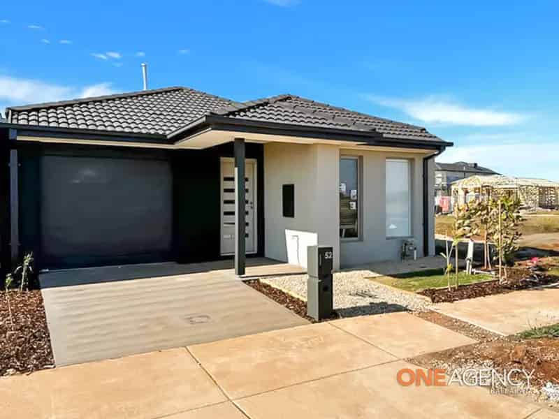2 rooms house of 150 m² in Melbourne