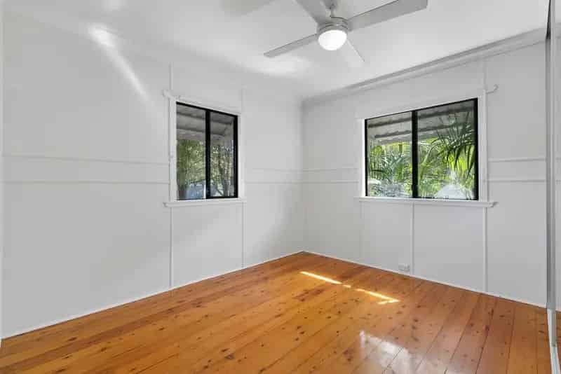Charming Home in Lota