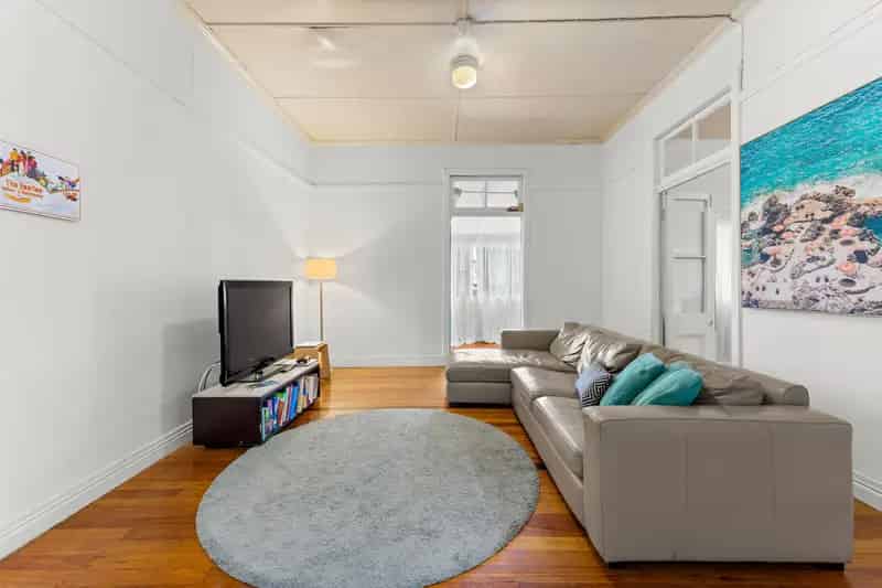 Spacious 4-Bedroom Home on a Generous 708sqm Block!
