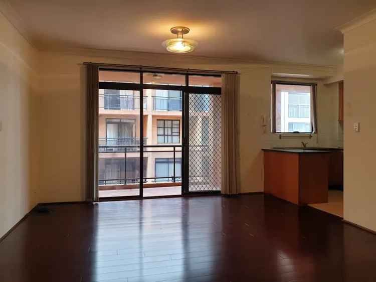 CONVENIENTLY LOCATED 3-BEDROOM APARTMENT FOR RENT