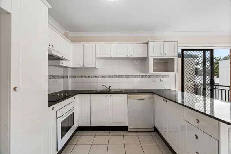 Coastal Convenience in the Heart of Terrigal