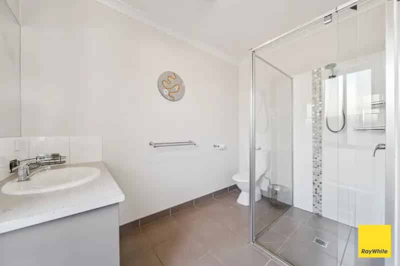 Bright, Modern & Move-In Ready!