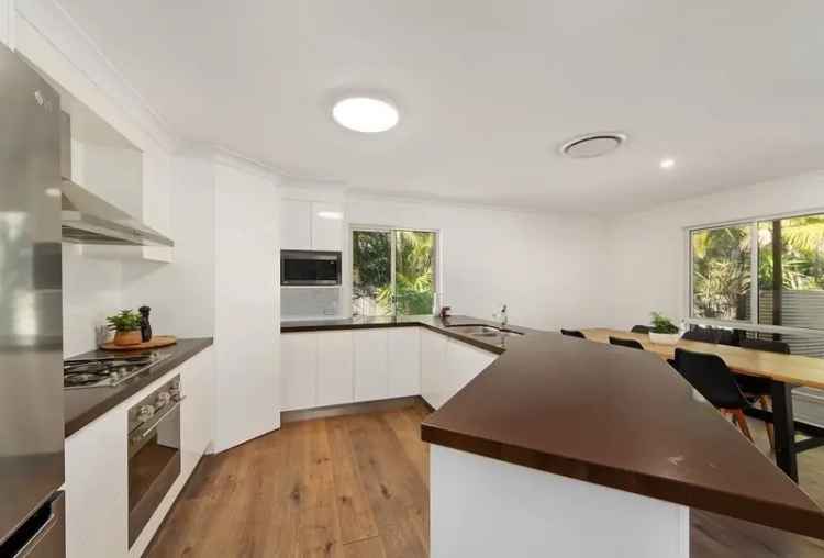 Family Home 4 Bed 2 Bath Pool Parking Solar Upper Coomera