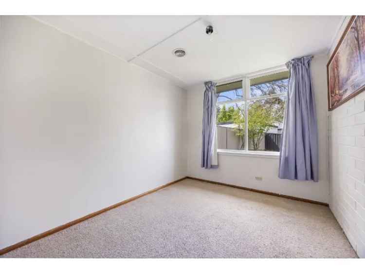 Spacious Four-Bedroom Home With Optional Study, Prime Location Near Cbd