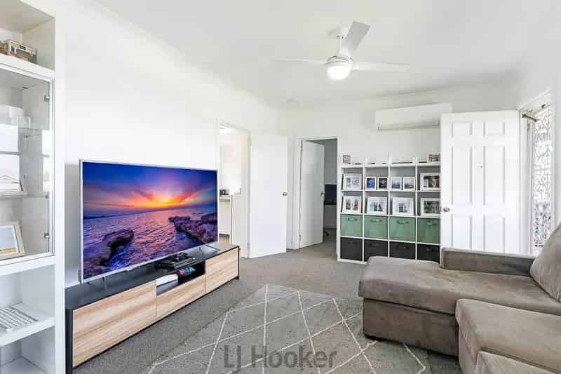 Rent house with approved DA for dual occupancy in Maitland