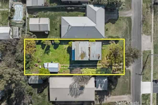 House For Sale , 72, Myrtle Street, Alexandra, Victoria