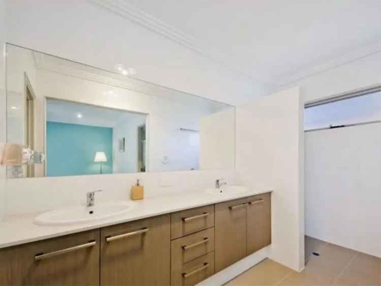 Villa For Rent in City of Stirling, Western Australia