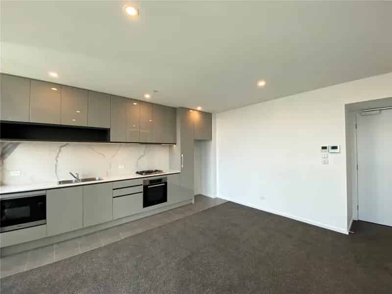Spacious 1Bedroom With High End Finished And Amazing Location