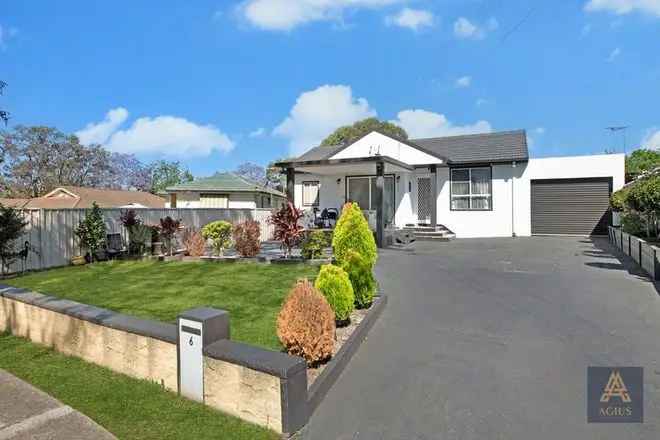 Spacious Family Home with Entertainer's Deck and Backyard