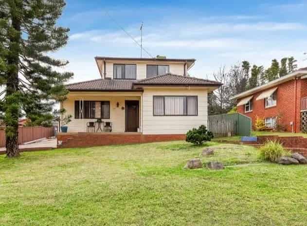 Real Estate For Lease - 10 Genty Street - Campbelltown , NSW