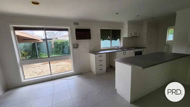 Charming 3-Bedroom Cottage at 21 Batman Avenue, Shepparton