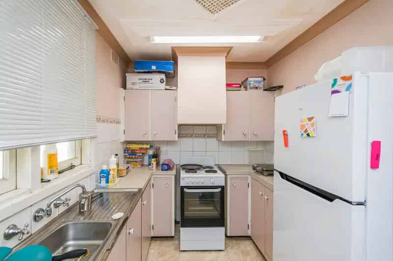 ** UNDER OFFER **