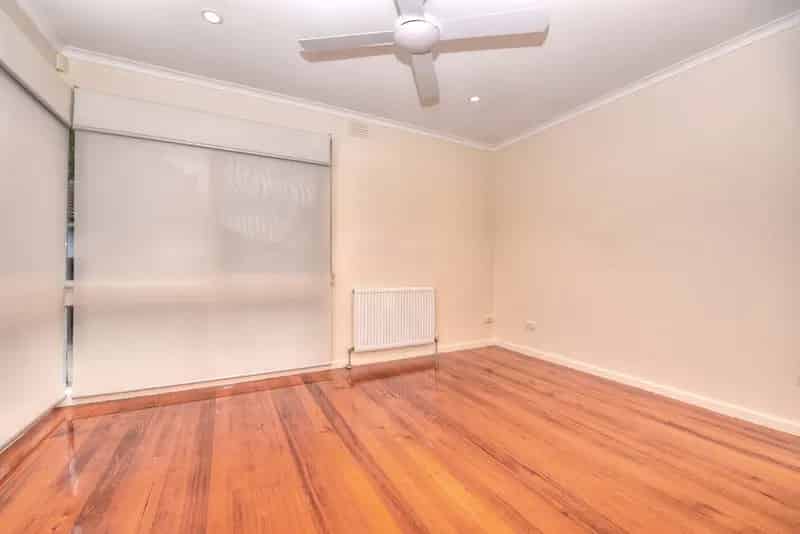 Stunning, light filled unit in the heart of Cheltenham!!