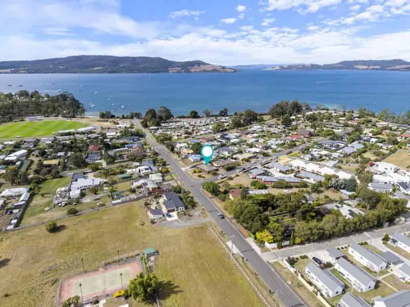 Real Estate For Sale - 25 Beach Road - Snug , TAS