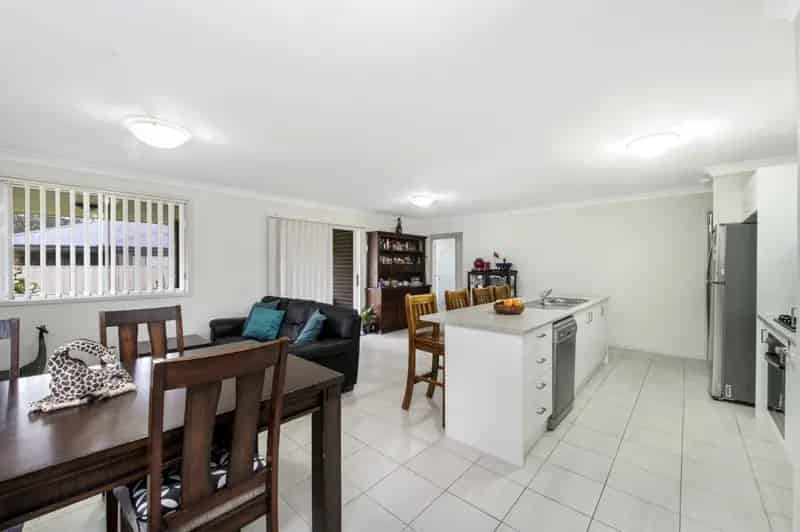Real Estate For Lease - 12 Kelowna Avenue - Morisset , NSW