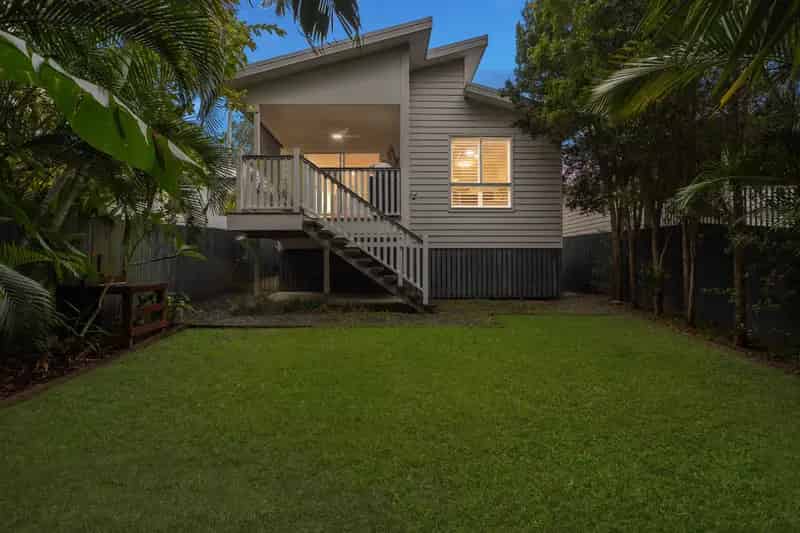 Stylish Coastal Living in a Prime Locale!