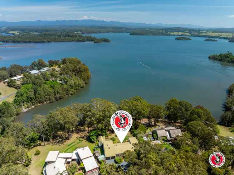 Charming Lakeside Home with Stunning Lake Views