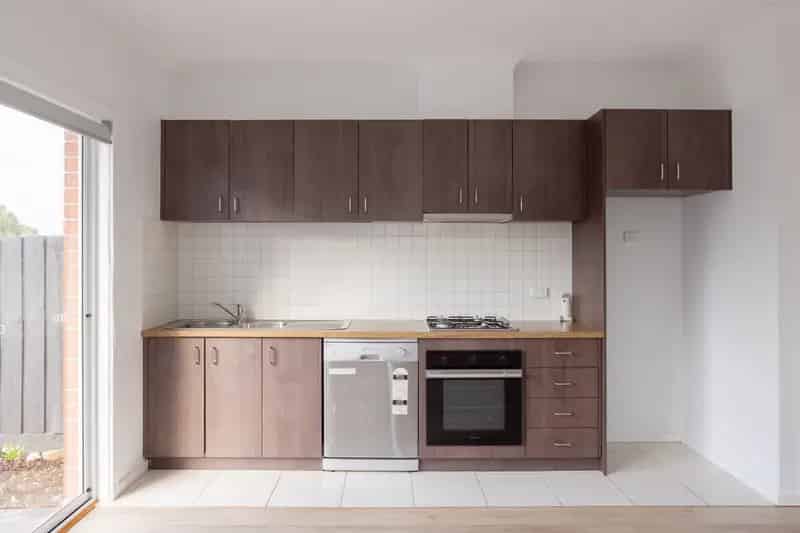 RENOVATED LIGHT FILLED UNIT