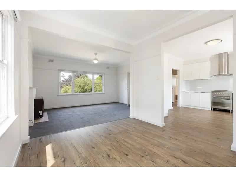2 Bedroom Home With Huge Workshop