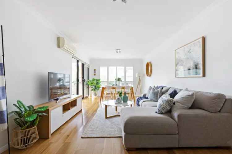 Manly Vale Apartment For Lease - Spacious 2 Bed, Modern Kitchen, Large Terrace