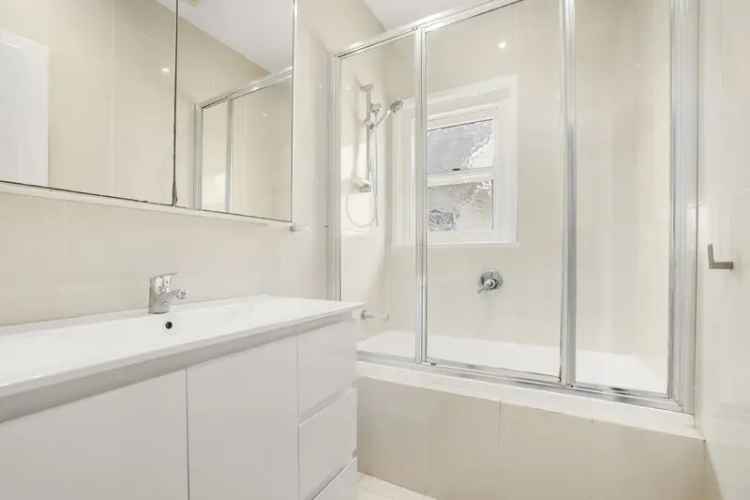 Rent 3 Bedroom Unit in Manly with Modern Features