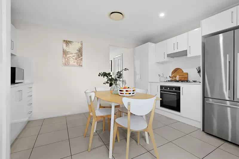 3 Bedroom Townhouse with 2 Car Parking