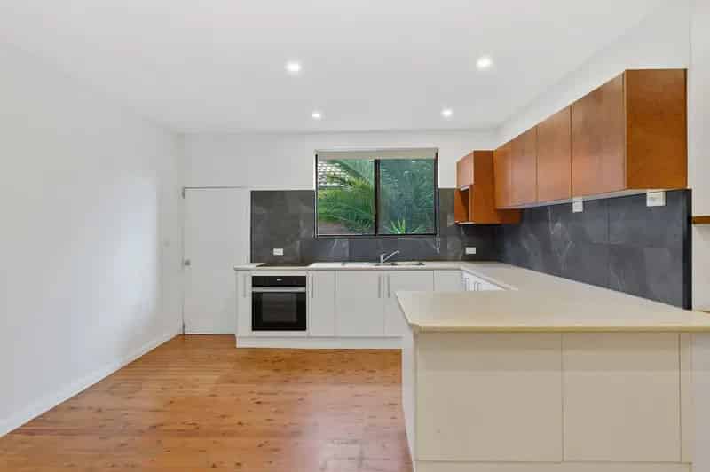 Rent Coastal Unit in East Corrimal with River Access and Jetty