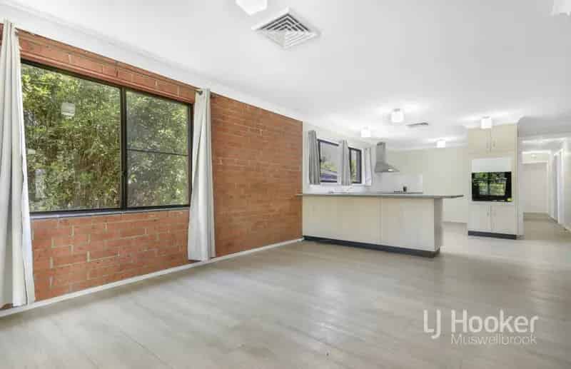 Large Family Home for Sale on Adams Street with 4 Bedrooms and Rumpus Room