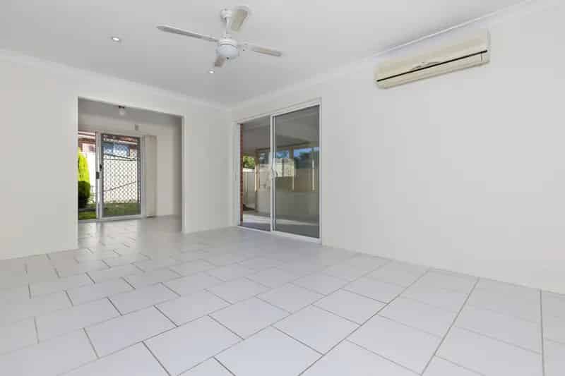 Real Estate For Lease - 2 Tandara Close - Blue Haven , NSW