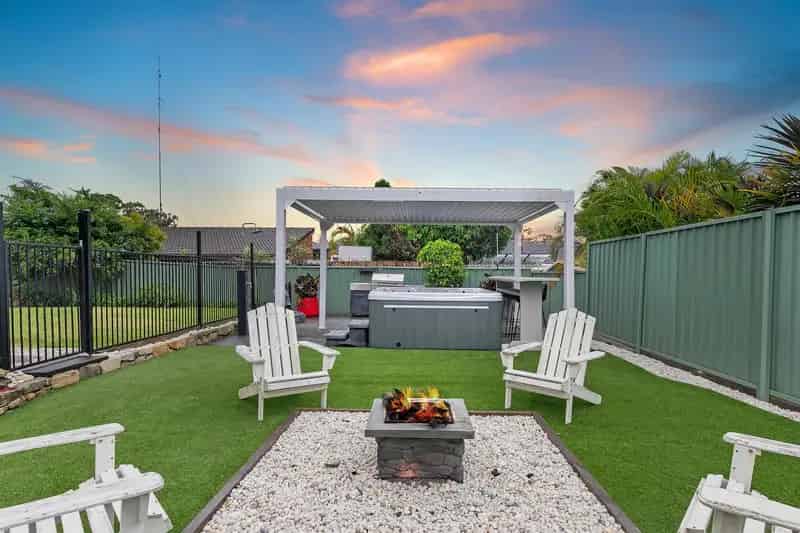 Real Estate For Sale - 19 Tomaga Parade - Mount Hutton , NSW