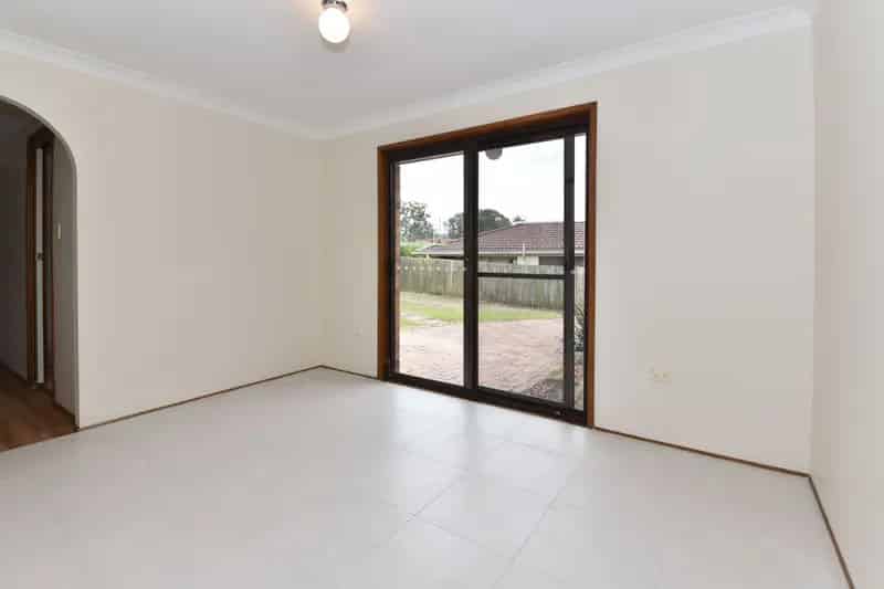 Real Estate For Lease - 27 Woodport Close - Green Point , NSW