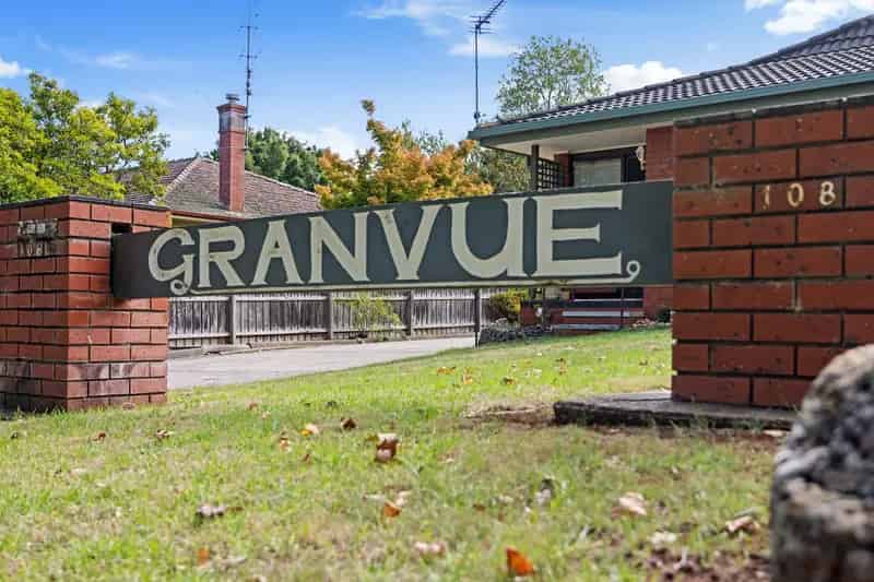 Fully Renovated 2-Bedroom Unit in the Heart of Town