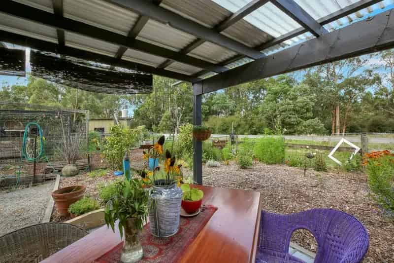 Charming 1 Bedroom Cottage with electricity included!