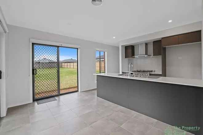 House For Rent , 18, Nelson Drive, Moe, Victoria