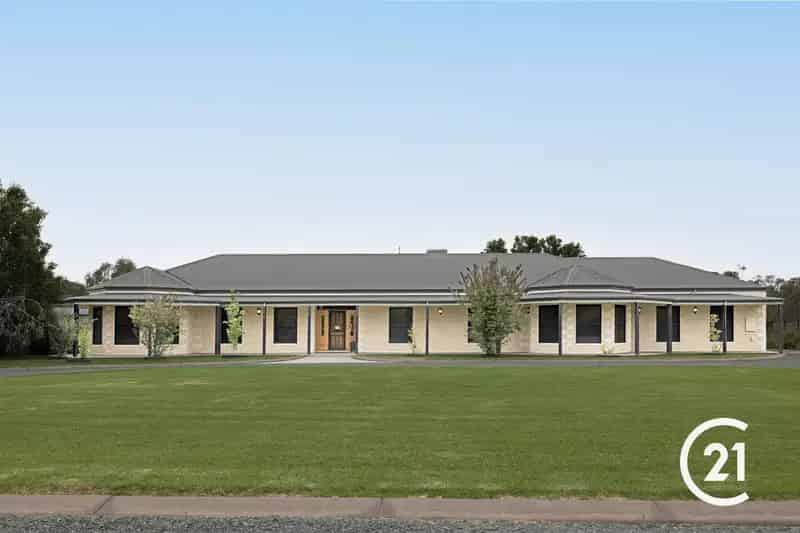 47 Chelsworth Drive, Echuca VIC 3564 - House For Sale