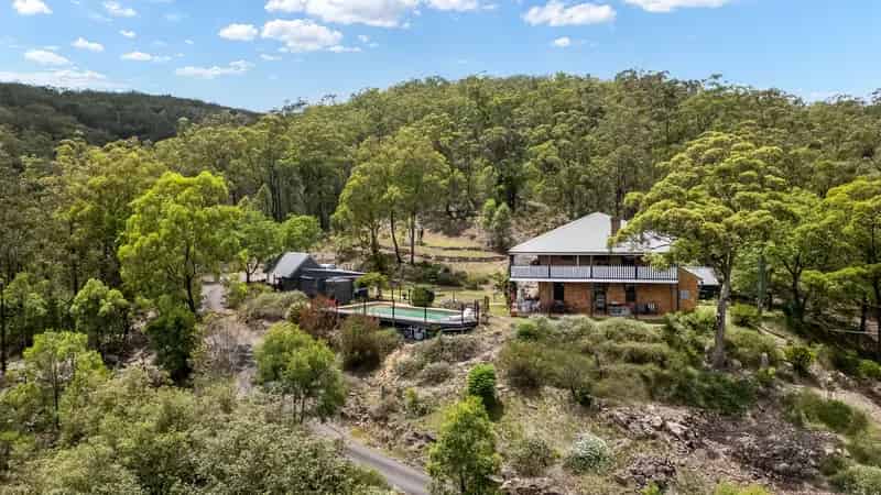 Rent Amazing Country-Style Property with Stunning Views in Paterson
