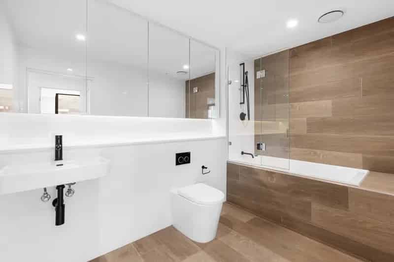 High-Level Two-Bedroom Apartment in the Heart of Mascot