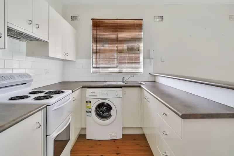 Lease One Bedroom Unit in Naremburn with Private Surrounds