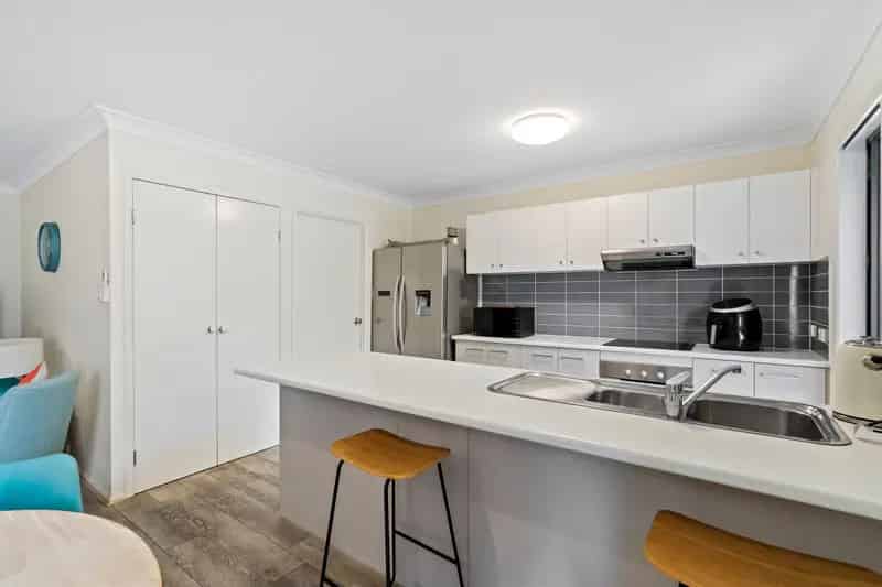 Lowset Villa with Lovely Garden