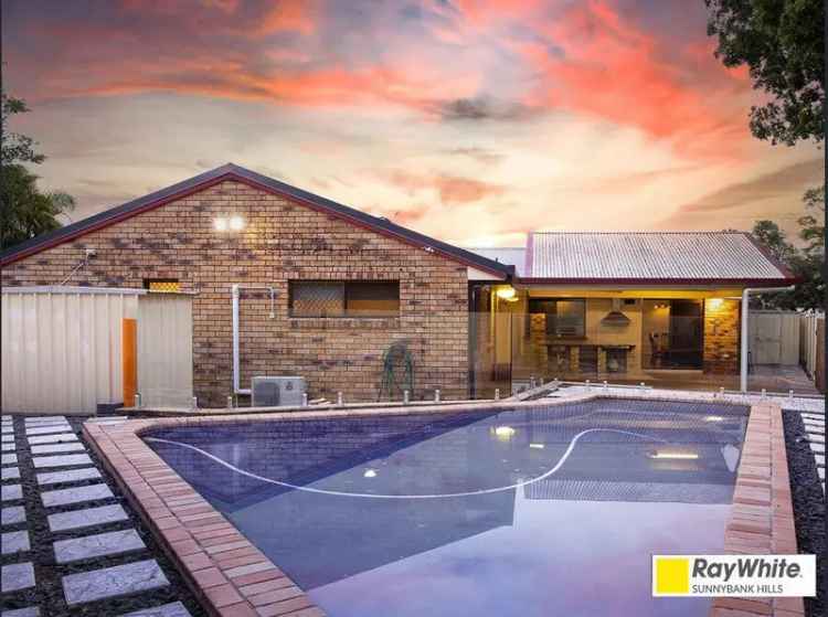 Runcorn Family Home 4 2  Pool Solar  Great Location