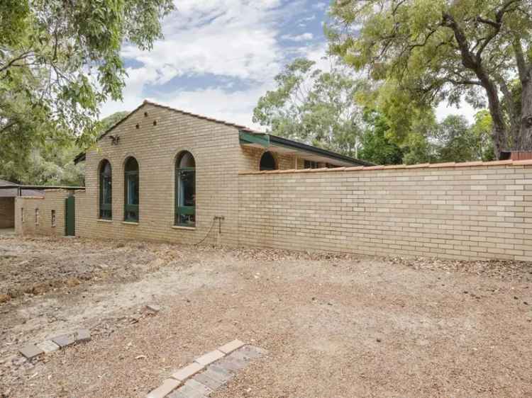 Renovated 3-Bed Duplex in Lesmurdie Near Schools and Parks