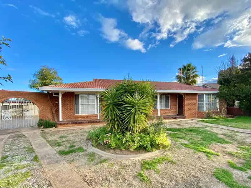 Ray White Forbes - 68511411