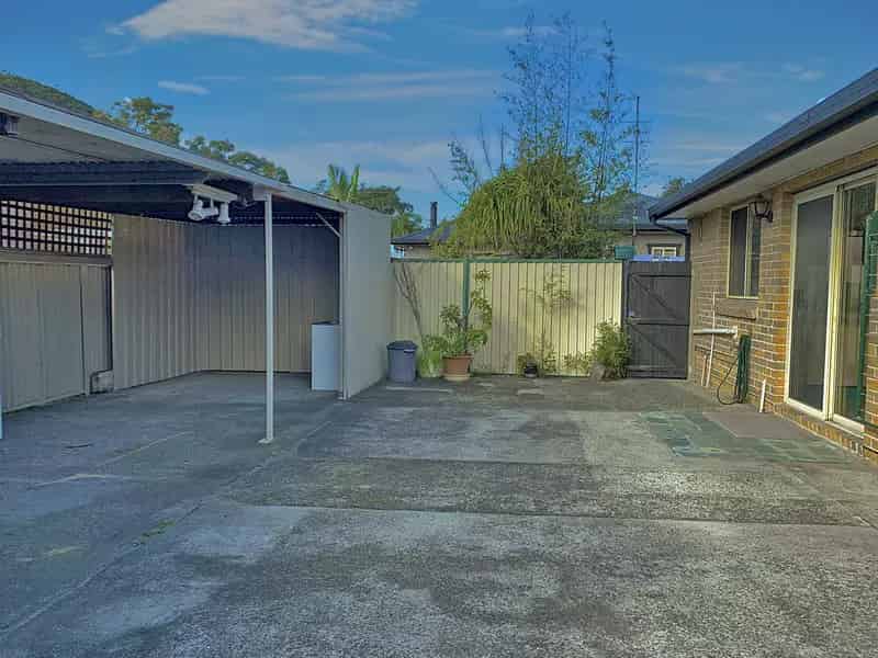 Lease One Bedroom Flat in Ettalong Beach with Secure Access